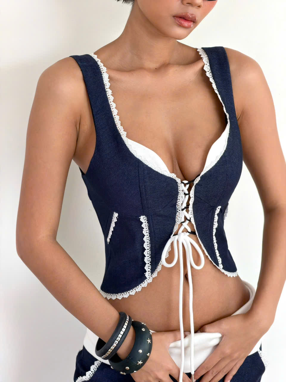 KINDA TOP