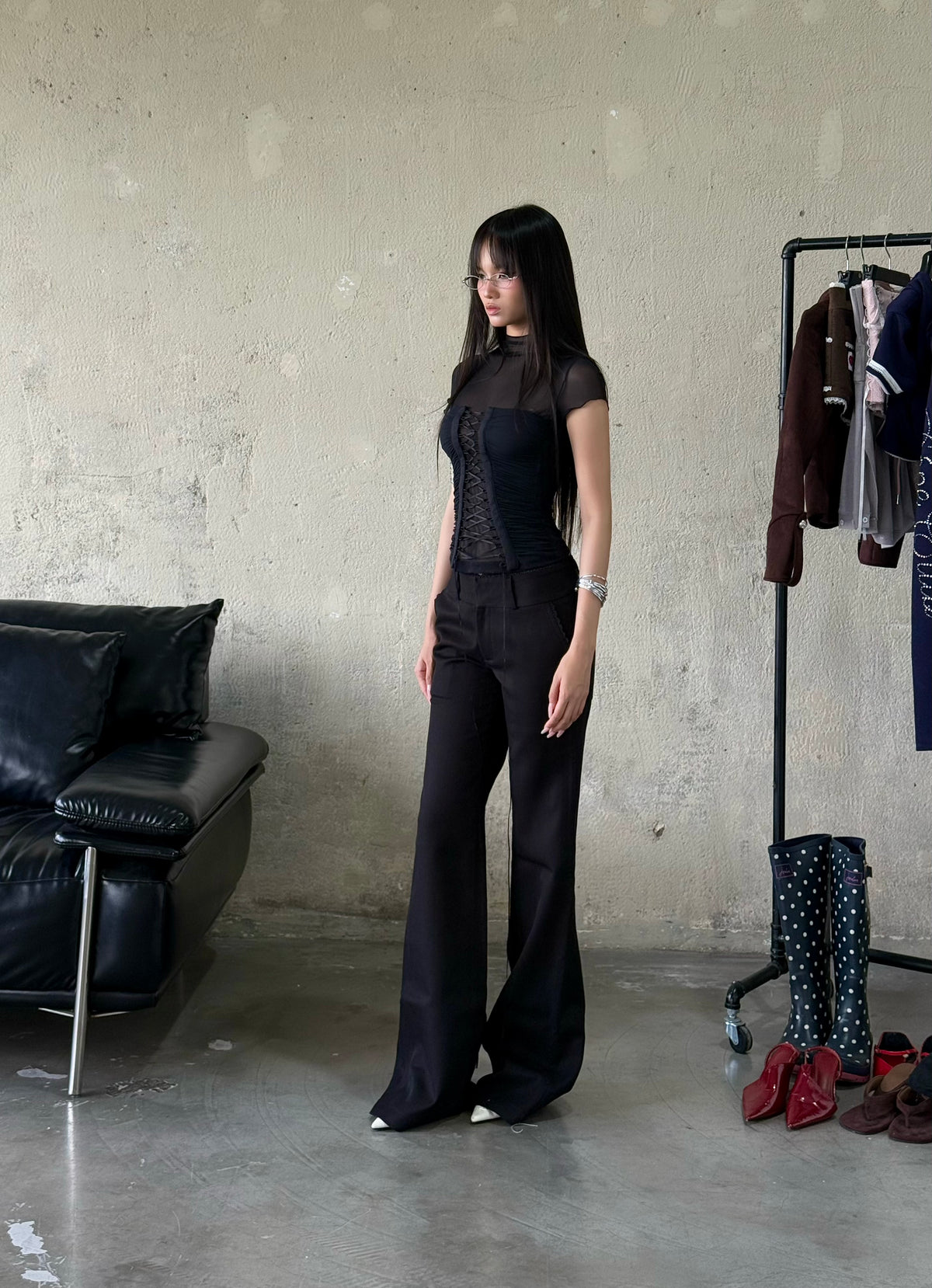 BLACK TENDER TOP
