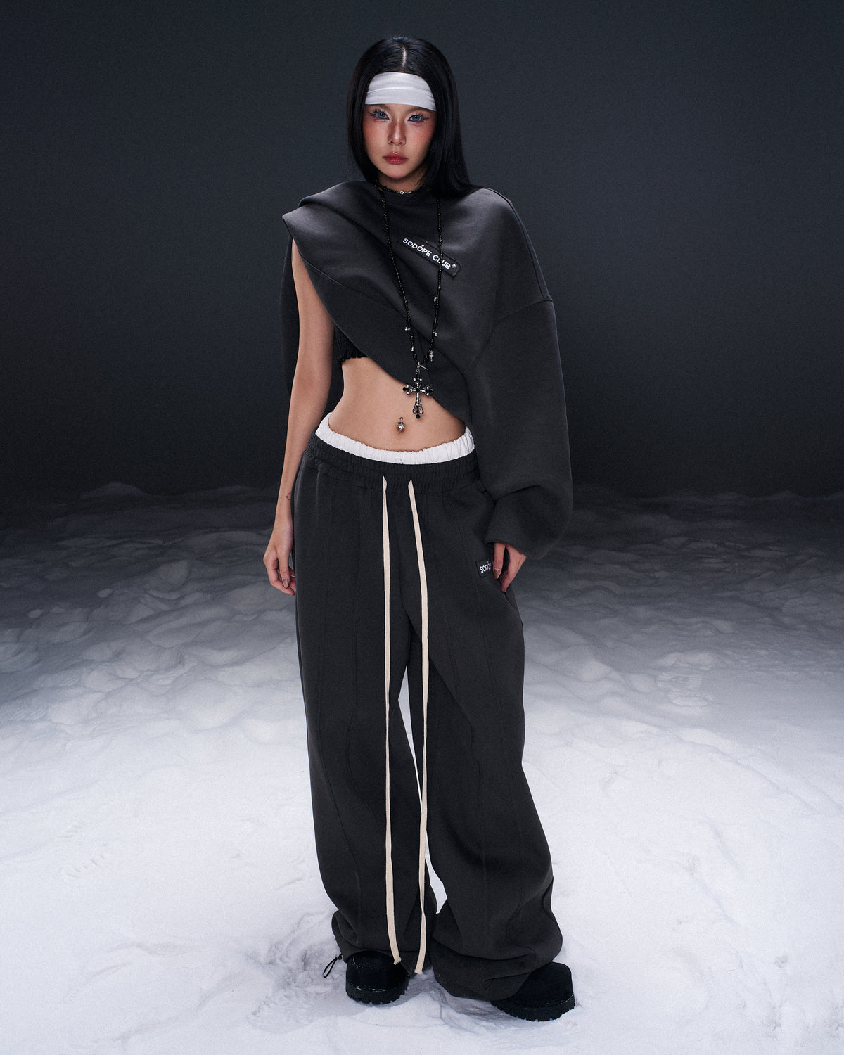 RIOT CROPTOP