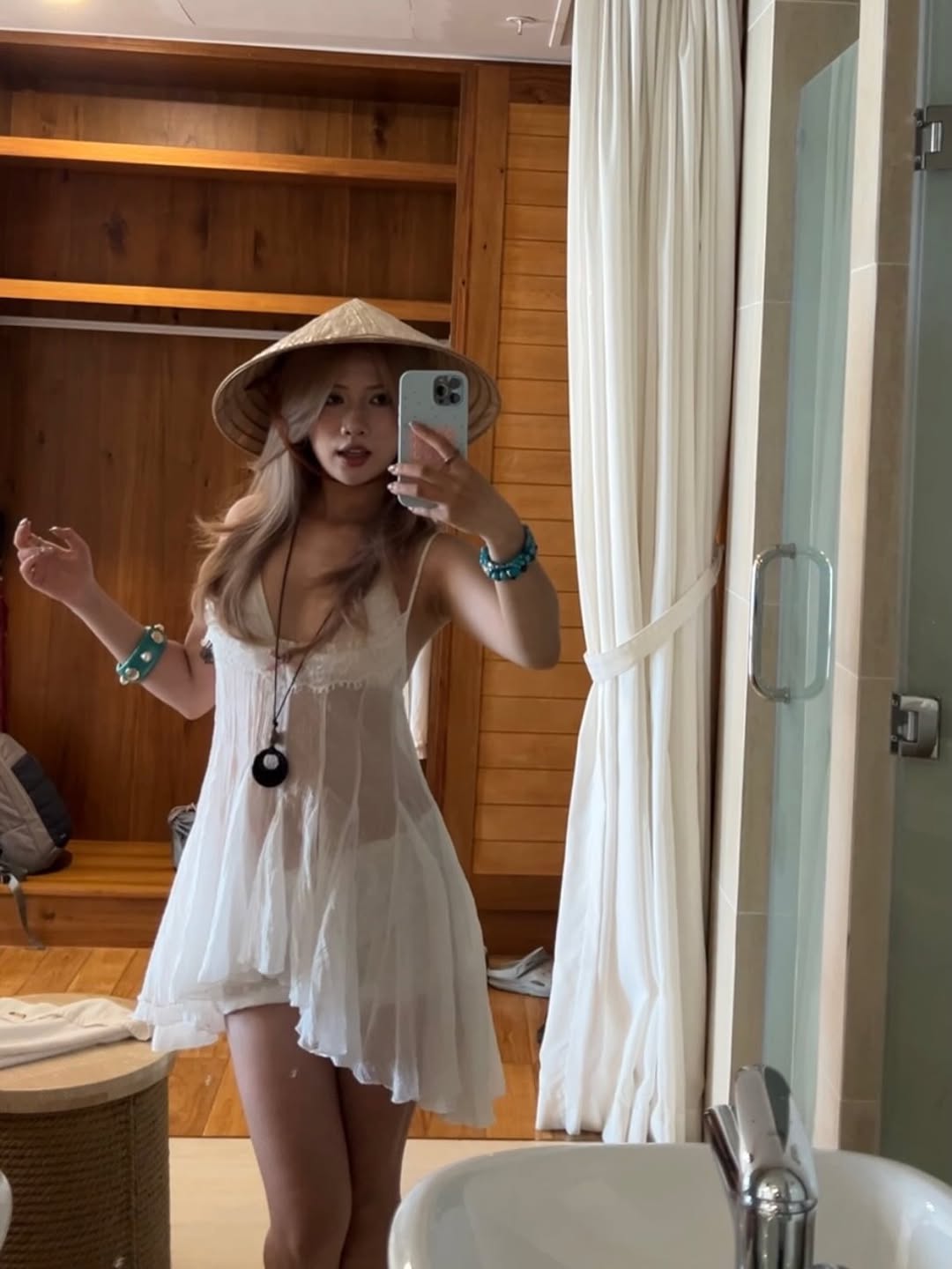 VIVID DRESS