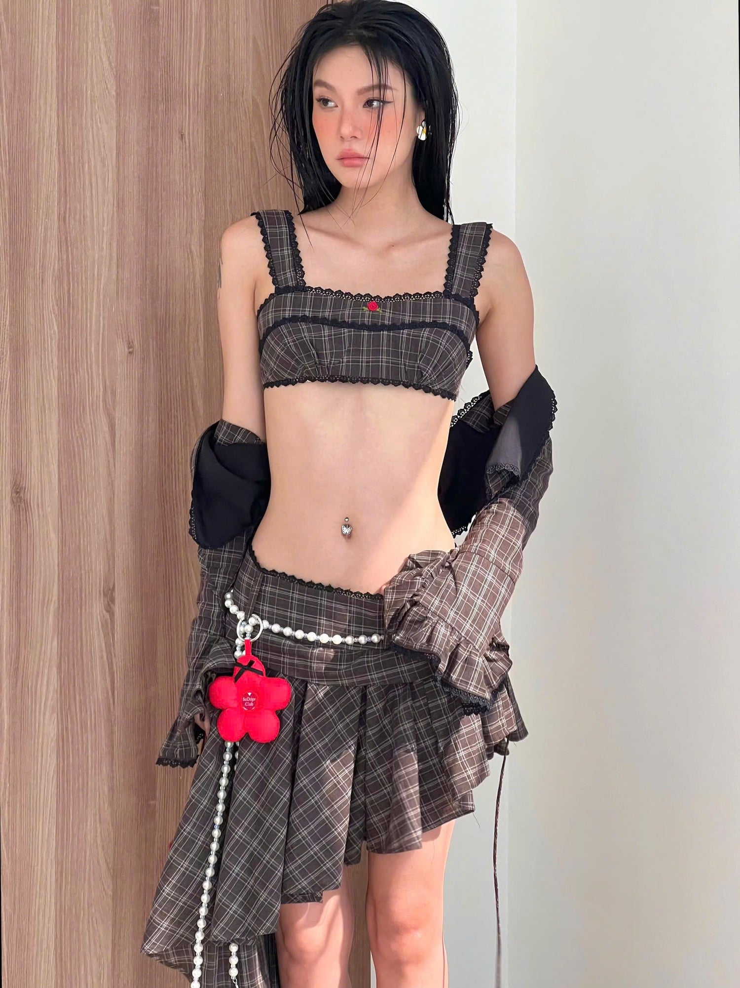 NOIRE CROPTOP