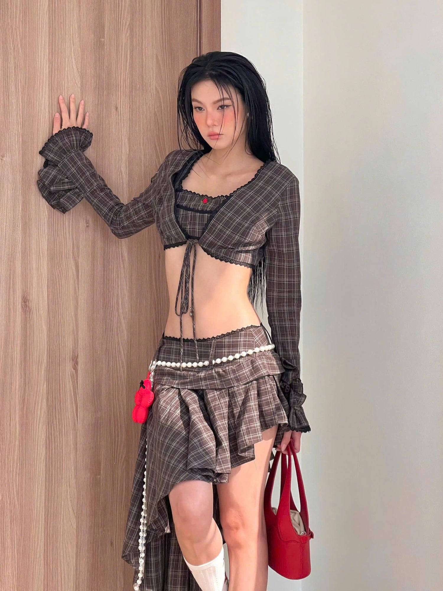 NOIRE CROPTOP